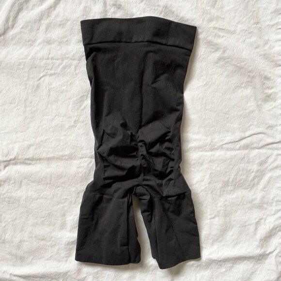 SKIMS Everyday Sculpt High-Waisted Mid-Thigh Shapewear Short Black XXS - Picture 2 of 6